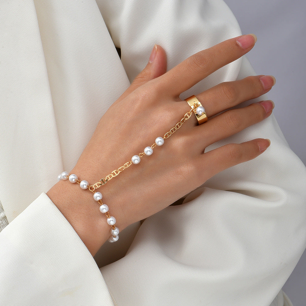 Elegant New Retro Linked Finger Chain Bracelet